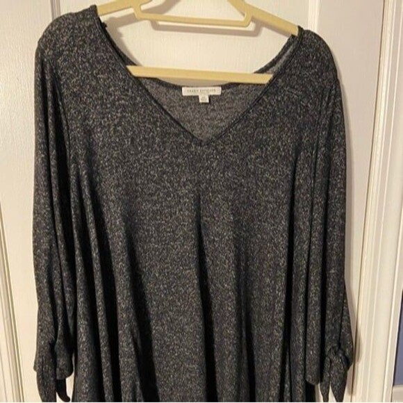 Green Envelope Los Angeles Grey Tunic Top - Picture 1 of 4